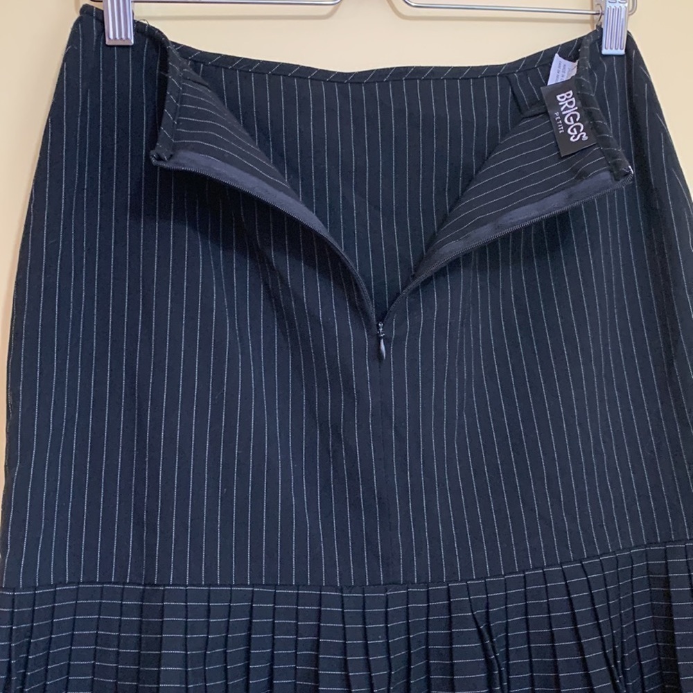 Briggs | Pin Strip Black White Pleated Ruffle Unlined Mini Skirt 8P - Picture 8 of 10